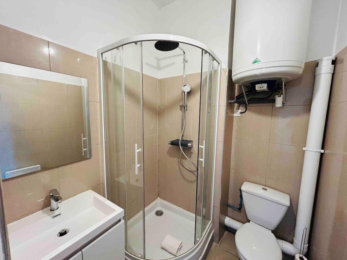 Le Spacieux Couturier - Calme - Gare Centre Apartment