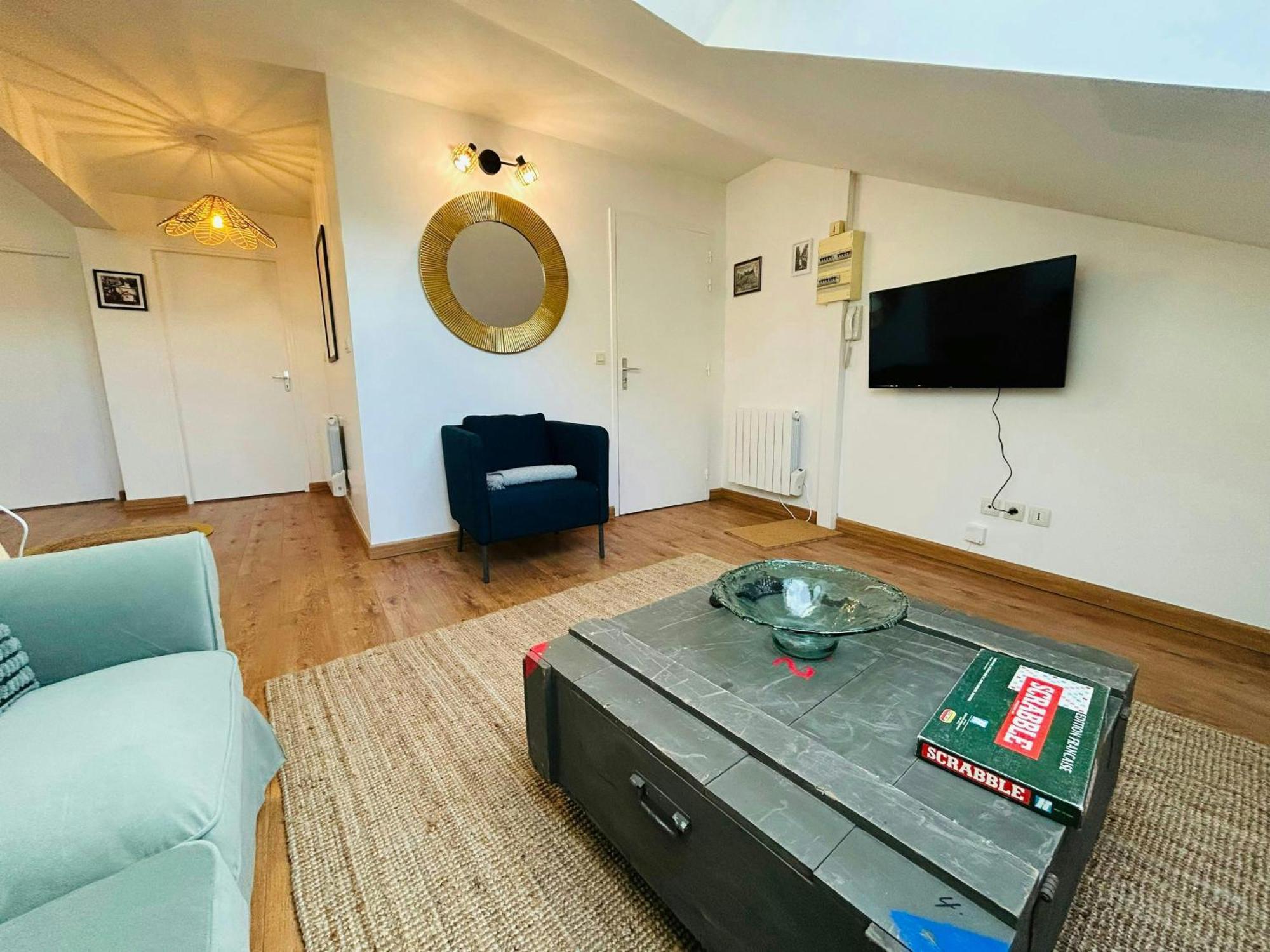 Le Spacieux Couturier - Calme - Gare Centre Appartement Reims